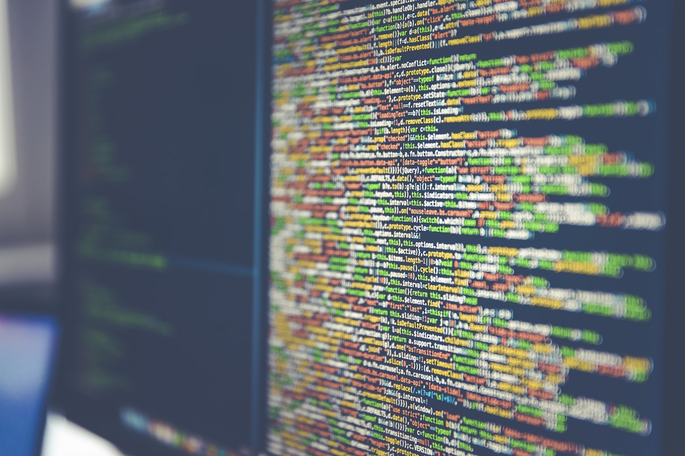 Embedding Uzayında “Kral − Erkek + Kadın = Kraliçe” Gerçekten Doğru mu?
