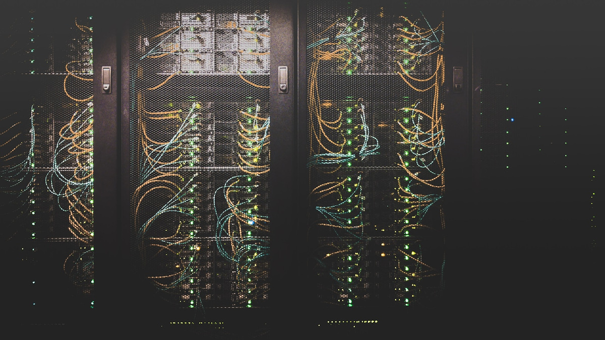 Yüksek güvenlikli bulut veri merkezinde çalışan otonom ajan sunucu altyapısı